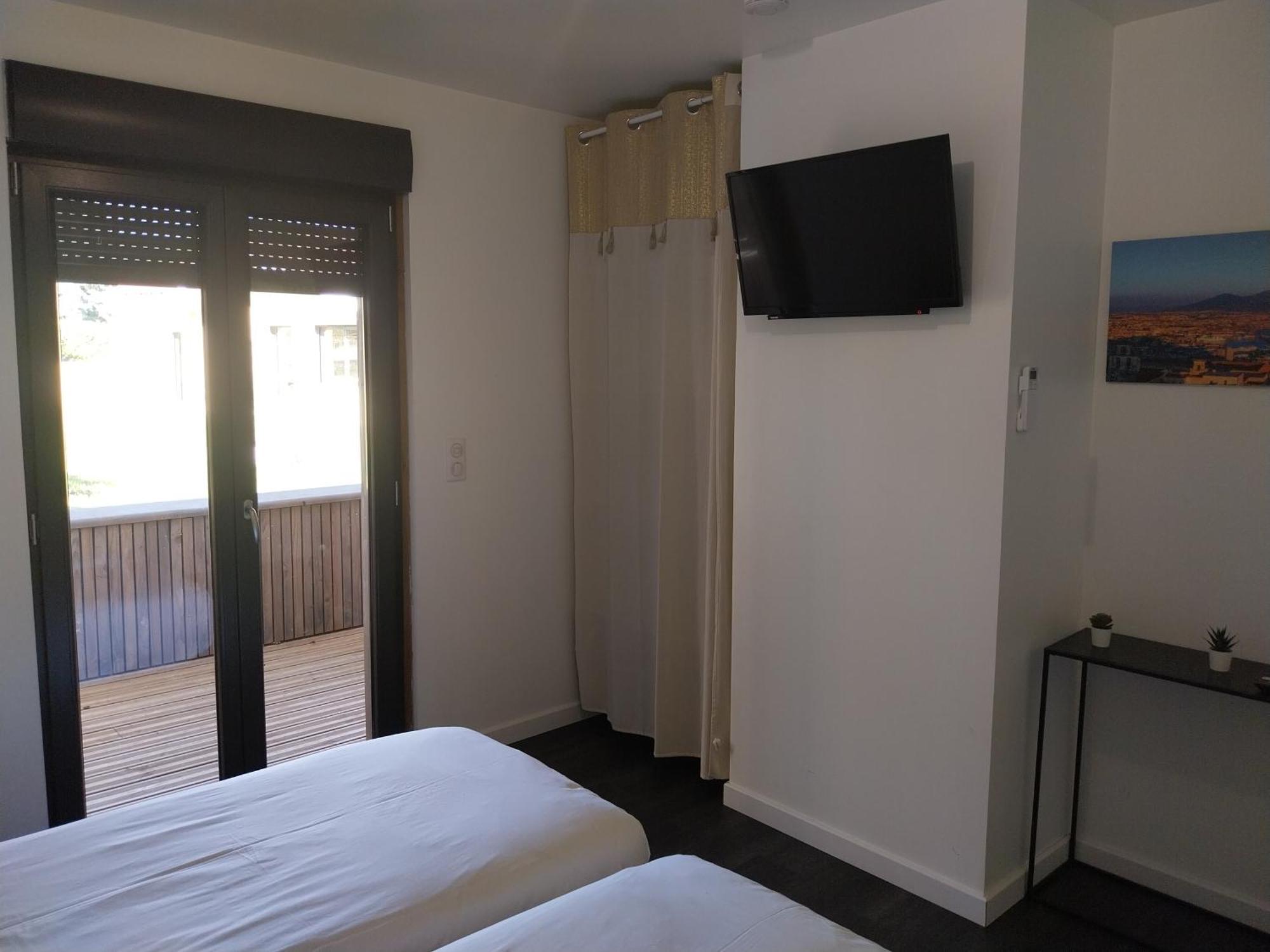 Logis Hotel Restaurant Cruzel Maurs Екстер'єр фото